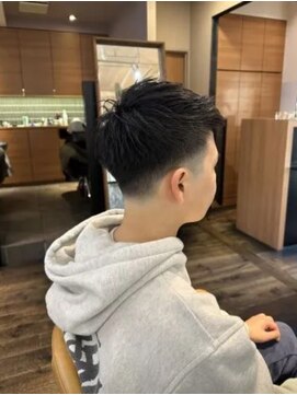 チチョ(chicho) フェードカット×メンズスタイル