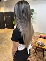 メリー オオサカ(Merly Osaka)&nbsp;透け感グレーバレイヤージュ