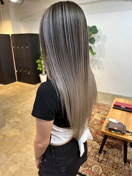 メリー オオサカ(Merly Osaka) 透け感グレーバレイヤージュ