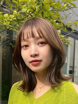 コンフィー(comfy) 『サザワ』フェザーパーマチェリーブラウンミニウルフ