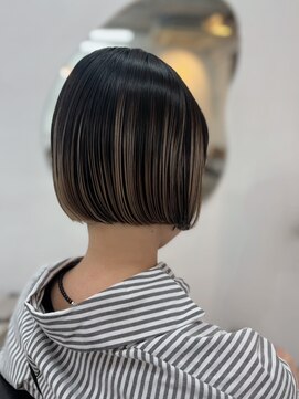 シーカ ニカイ(siika NIKAI) グラデーションハイライトボブ