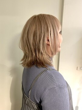小顔ジェンダーレスヘアクラゲヘアーハイレイヤーウルフ