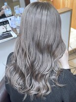 ブレイズヘアー(BLAZEhair)&nbsp;【ツヤ感MAX】グレージュカラー×ブリーチ２回