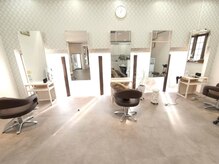 ヴォーグ美容室 橘店の雰囲気（全面リニューアル工事でピカピカのサロンになりました。）