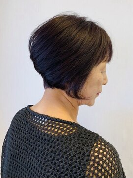 アンベリール(Embellir) ステップボーンカットでつくるミディアムボブ