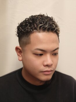 カットハウス ティーズ CUTHOUSE T'sの写真/パーマ×カラーで魅せる、唯一無二の質感☆丁寧なカウンセリングで、セットしやすく映えるスタイルを!