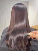 低ダメージでうねり広がり知らずの艶々ロング