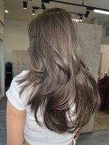 グリードヘアー(greed hair) Smoky Greige × Long Layer