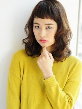 トリッカバルコニー ハヤマ(tricca Balcony Hayama) エアリーミディ×短めポイントバング