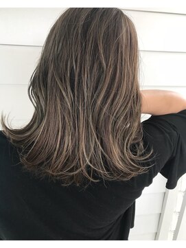 ホットリップ(Hot Lip) ミディアムハイライト #アディクシー