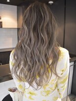 ルーヴェ(LOWE)&nbsp;外国人風バレイヤージュ×ホワイトベージュで春カラーに！