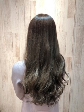 シエロ 池袋西口(Cielo) アッシュベージュ×ふんわりウェーブ