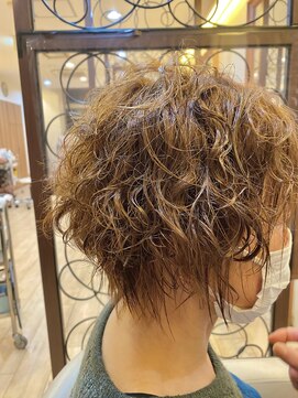 エムスリーヘアー 西千葉店(Mlll HAIR) 20.30.40.50代にオススメ　大人ショートパーマスタイル