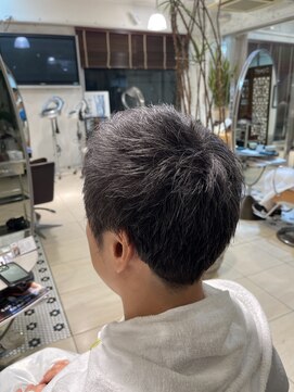 オブヘアー 宮崎台店(Of HAIR) メンズショート刈り上げグレイカラー白髪ぼかし