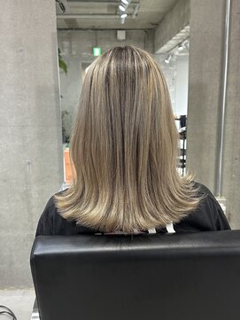 ラック(LUCK) レイヤーロング/ステップボーンカット/シルキーベージュ/船橋