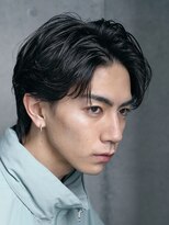 センターパート毛流れニュアンスパーマコンマヘアガイルヘア黒髪