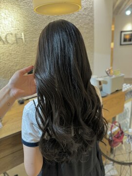 ビーチ(BEACH) 暗髪透け感オリーブグレーレイヤーカット