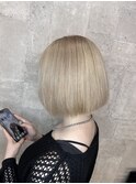 ハイトーンカラー/ゴールドアッシュ/ショートボブ