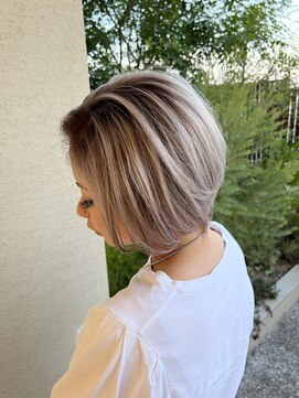 ヘアメイク アリープ(HAIR MAKE ALEAP) シャドールーツ