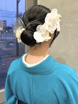 オリガミ トイロ(ORIGAMI TOIRO)&nbsp;袴×綺麗めシニヨン