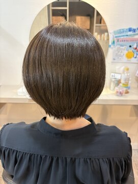 ココシア(Cocosia) オリーブベージュ♪ショートボブ