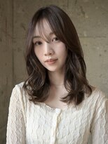 プロス(Pros)&nbsp;透明感アッシュベージュ／レイヤーミディ/表参道