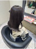 赤みを抑えた柔らかグレージュカラー
