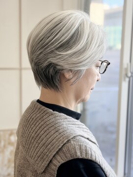 ショートグレイヘア