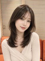 オアシスアヴェダ ザ・ペニンシュラ東京(OASIS AVEDA) セミロング艶髪レイヤー顔周りカットシースルーバング日比谷