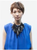 インパクトのあるアシメスタイルが、かっこいい女性像を演出☆