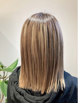 キー(KEY) ツヤツヤハイトーン