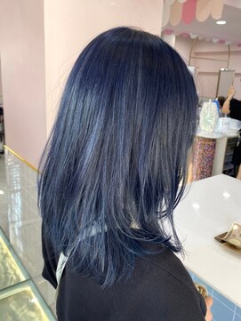 ゲーム バイ アランスミシー 横浜(GAME by Alan Smithee) ダスティアッシュ/ダブルカラー/ブリーチ/髪質改善/横浜