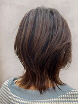 アンカラン(un Calin)&nbsp;30代40代アッシュグレージュミディアムウルフ伸ばしかけ抜け感