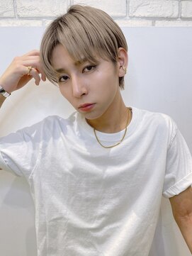 トルネード(TORNADO) 韓国ハイトーンマッシュヘア グレージュセンターパート t1013