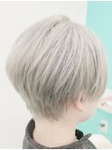 グレージュシルバーショートスタイル［池袋/ブリーチ/ショート]