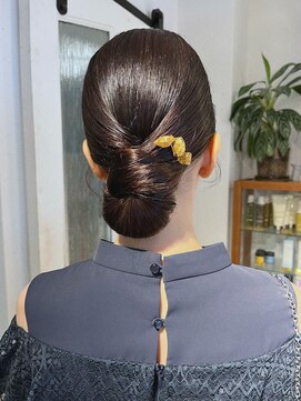 ハク アトリエ(HaKU atelier) 艶ぴたタイト下めシニヨン