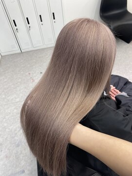 ペレ 渋谷(PELE) イメチェン/ホワイトブロンド/外ハネボブ/美髪/渋谷