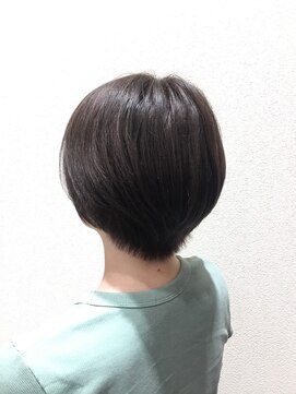 アクセ ひし形ハンサムショート*奥行きショート*アッシュブラック