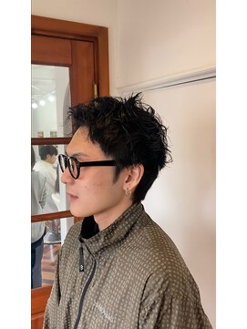 ヘアーアンドメイクアップモパ スパイキーヘア