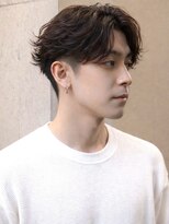 インブルーム(In Bloom)&nbsp;フェザーパーマ センターパート ツーブロック ビジネスヘア