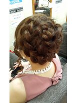 ヘアセットアンドエクステンションショールーム(SHOW ROOM) 編み込みぐるぐるゆるゆる巻きスタイル