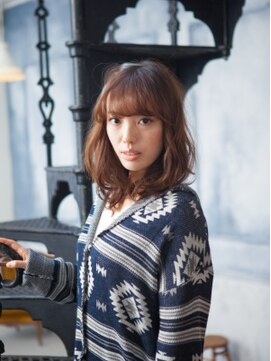 エマージュ 新宿(Emerge) 大人のゆるふわミルクティベージュ