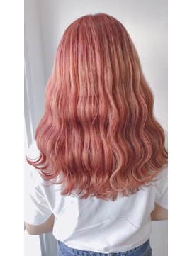 ラビス クローバー(Lovis clover) コーラルピンク　大人かわいい　フェザーバング