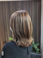 カミエ(kamie)&nbsp;【kamie北浜】ハイライトカラー/明るい白髪染め/白髪ぼかし