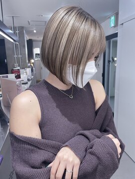 キング 枚方店(K!ng) ホワイトハイライト/ミニボブ