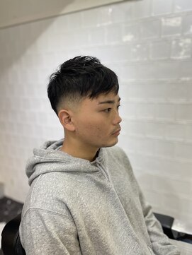メリケンバーバーショップ フクオカ(MERICAN BARBERSHOP FUK) かきあげフェードビジネス