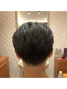 ワイズバーバー ギンザ  神田御茶ノ水店(Y's BarBer GINZA) メンズカット×ナチュラルツーブロック×フェード<理容室>