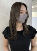 レイヤーカット×シルバーホワイトグレー×髪質改善カラー