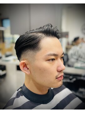 フジヤマバーバーショップ エビス(FUJIYAMA BARBER SHOP ebisu) 王道バーバースタイルミドルフェード【ebisu】