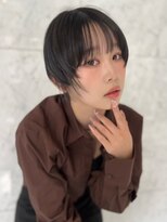 ユーフォリア 新宿通り(Euphoria) 前下がりショート前髪長めハンサムショート黒髪ショート前髪あり